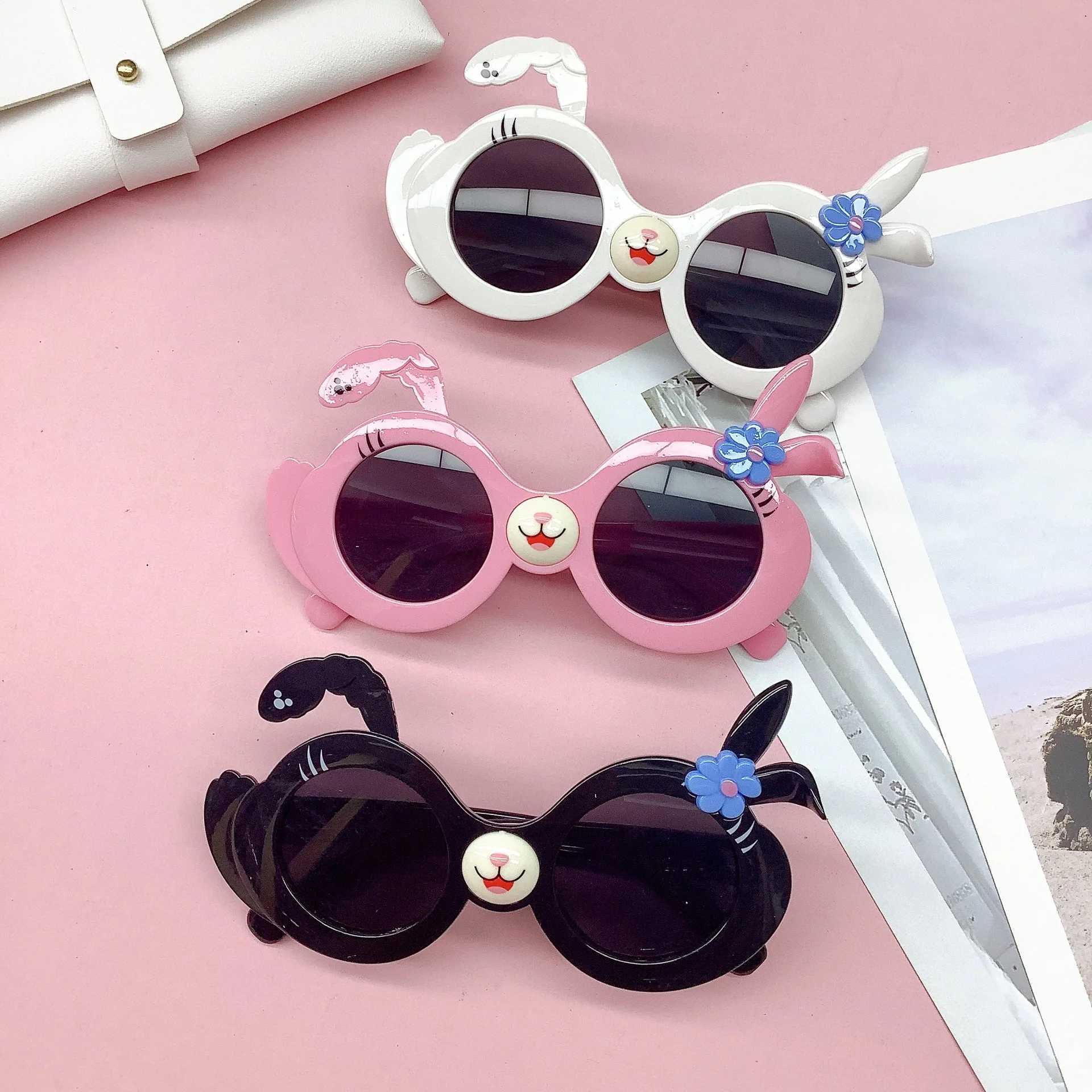 Sunglasses Fashionable cute bunny shaped childrens sunglasses UV resistant baby sunglasses travel photo glasses