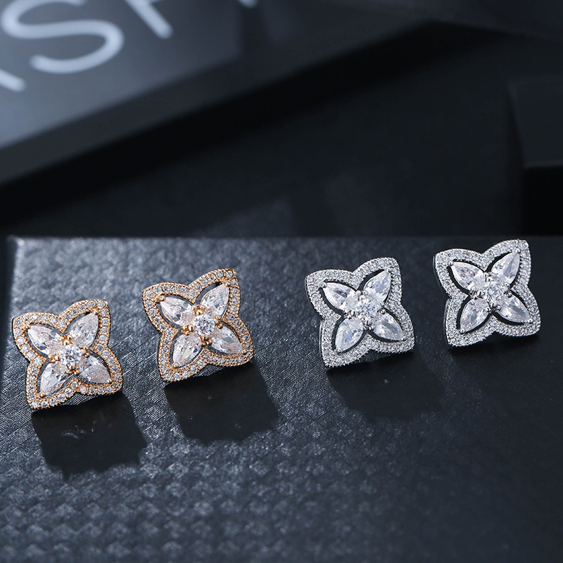 Designer Earrings Shiny Four Cornered Flower Full Diamond High Quality Copper Ear Studs Inlaid Zircon Earring Jewelry Festival Gift Accessory