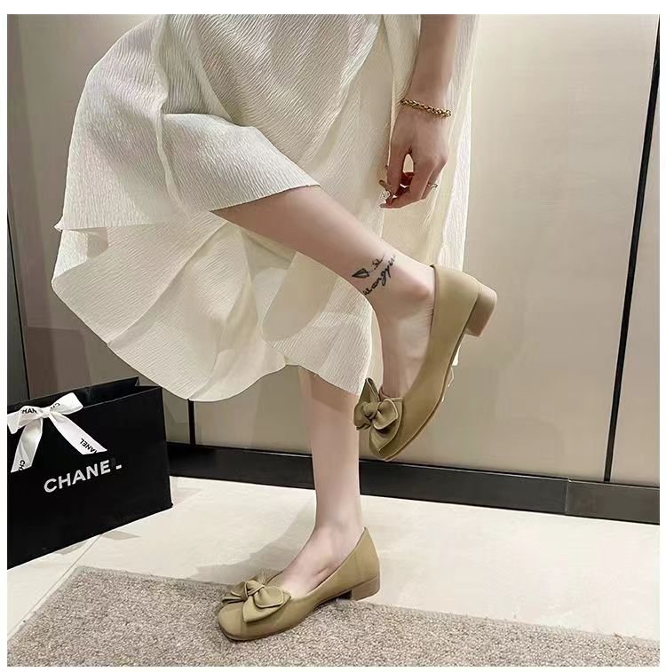 Luxury designer shoes in black and white Butterfly knot square toe bean shallow mouth single women's 2024 spring/summer new shoes, flat shoes