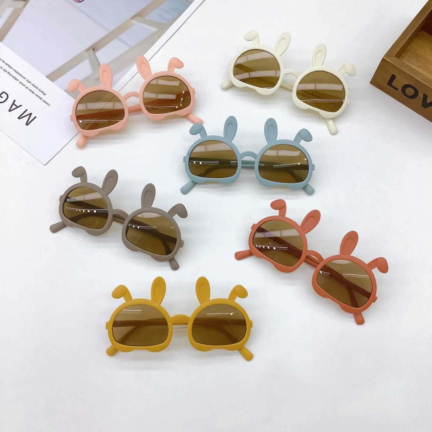 Sunglasses Korean version of fashionable new childrens sunglasses Individualized UV-proof baby sun-shading goggles with concave shape