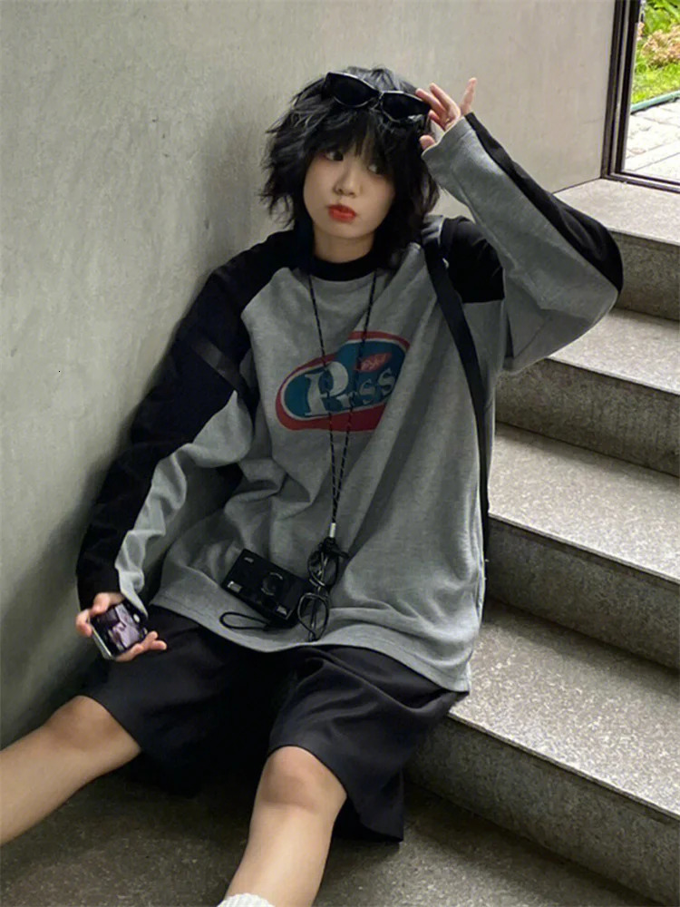 QWEEK Streetwear 90s Long Sleeve T Shirt Women Vintage Harajuku Gray Pullover Sweatshirts Oversized Retro Patchwork Print Tees 240712