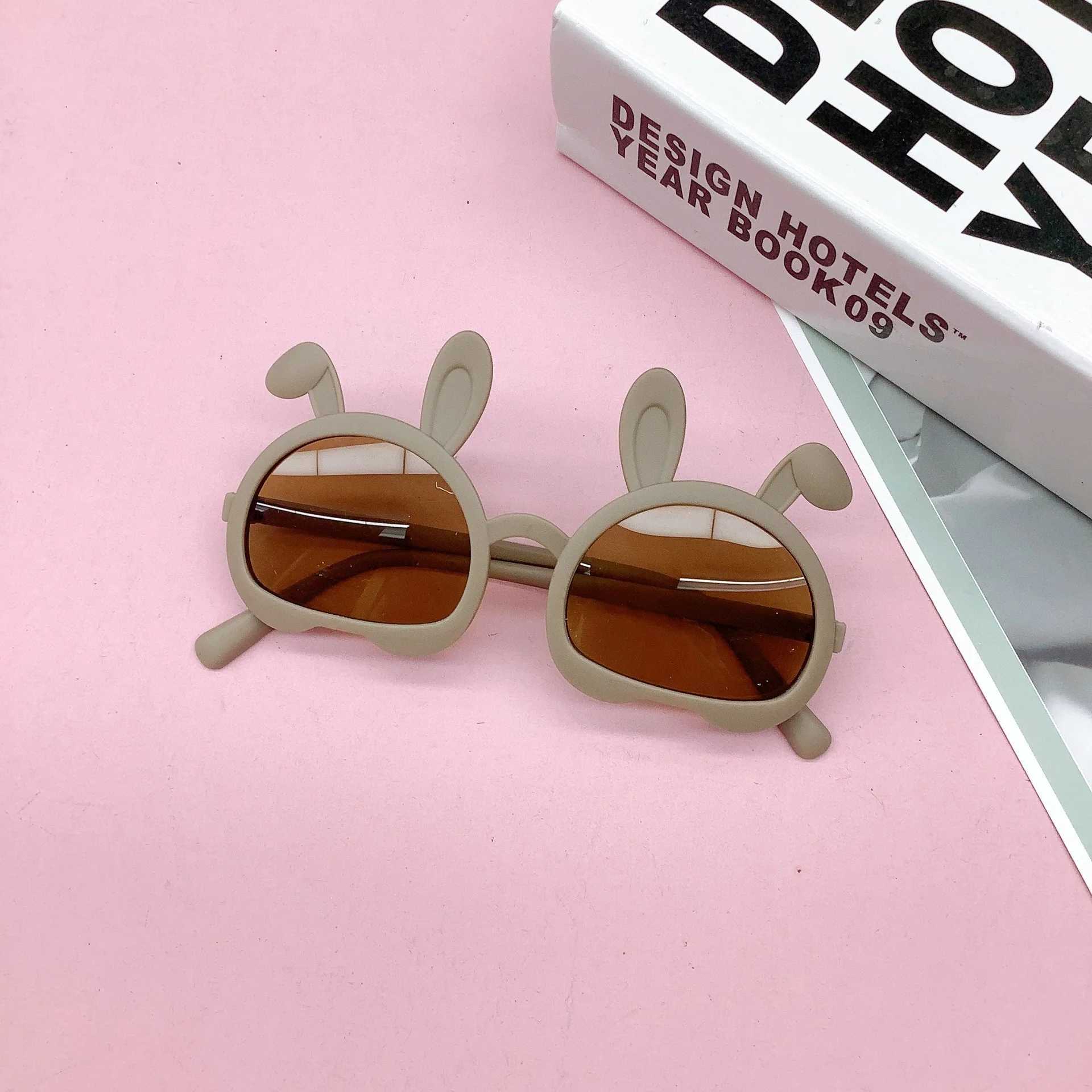 Sunglasses Korean version of fashionable new childrens sunglasses Individualized UV-proof baby sun-shading goggles with concave shape