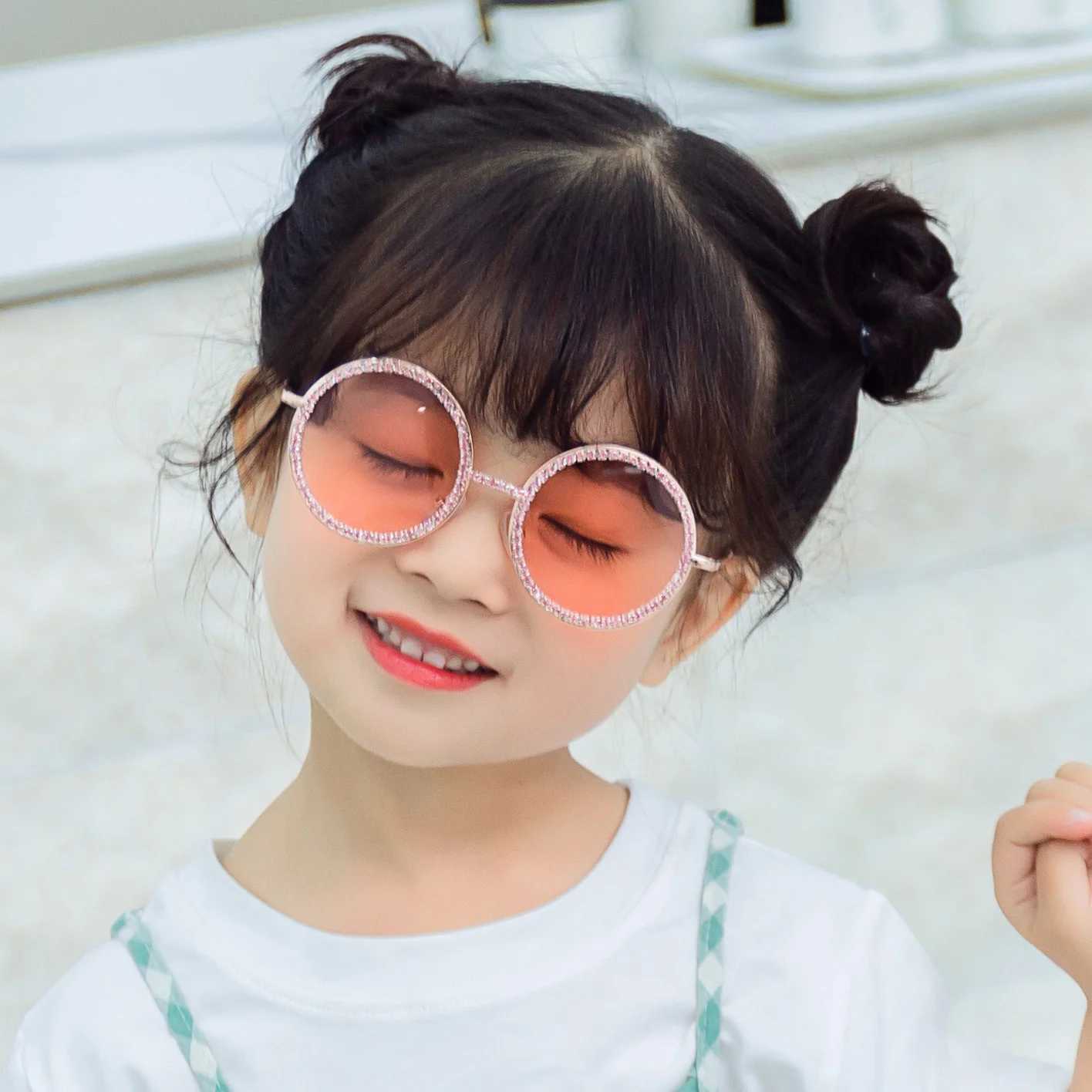 Sunglasses New drill chain childrens sunglasses metal fashion round frame sunglasses mens and womens chain Sunglasses