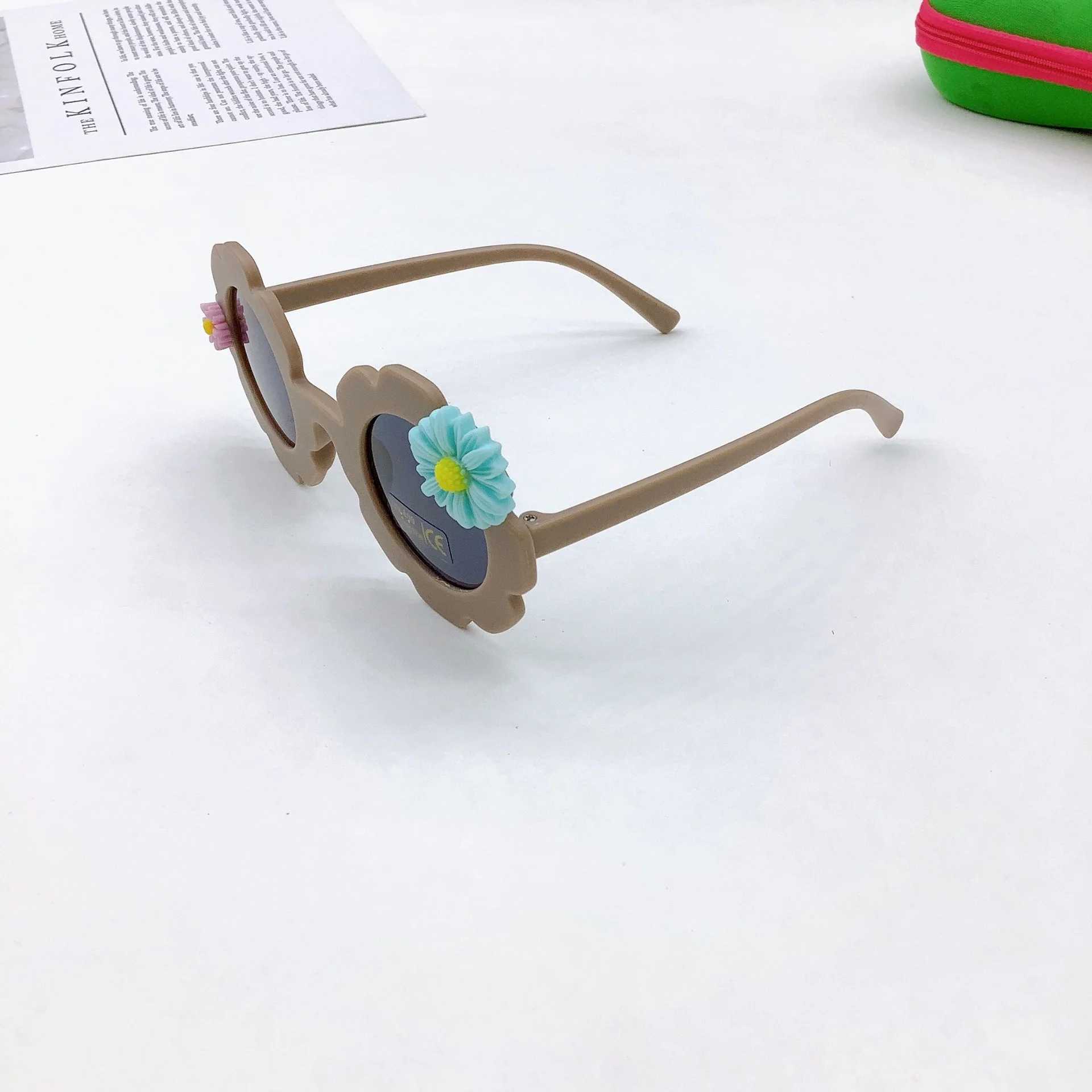 Sunglasses Fashionable childrens sunglasses personalized small daisies cute flowers frosted baby sunglasses sun protection and UV