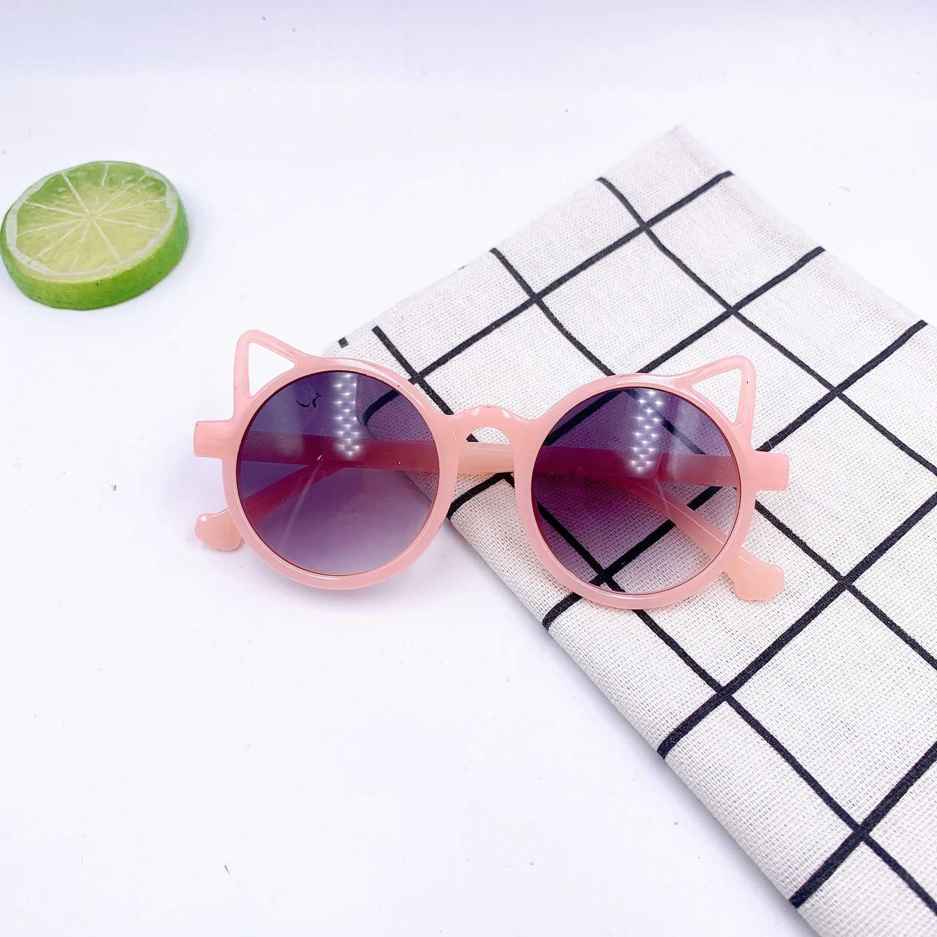Sunglasses 2023 new childrens mixed color are equipped with childrens sunglasses boys and girls ears fashion PC frame sunglasses