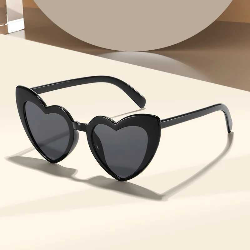 Sunglasses 4pcs New Instagram Girls Love Beach Heart Photography Fashion Sunglasses