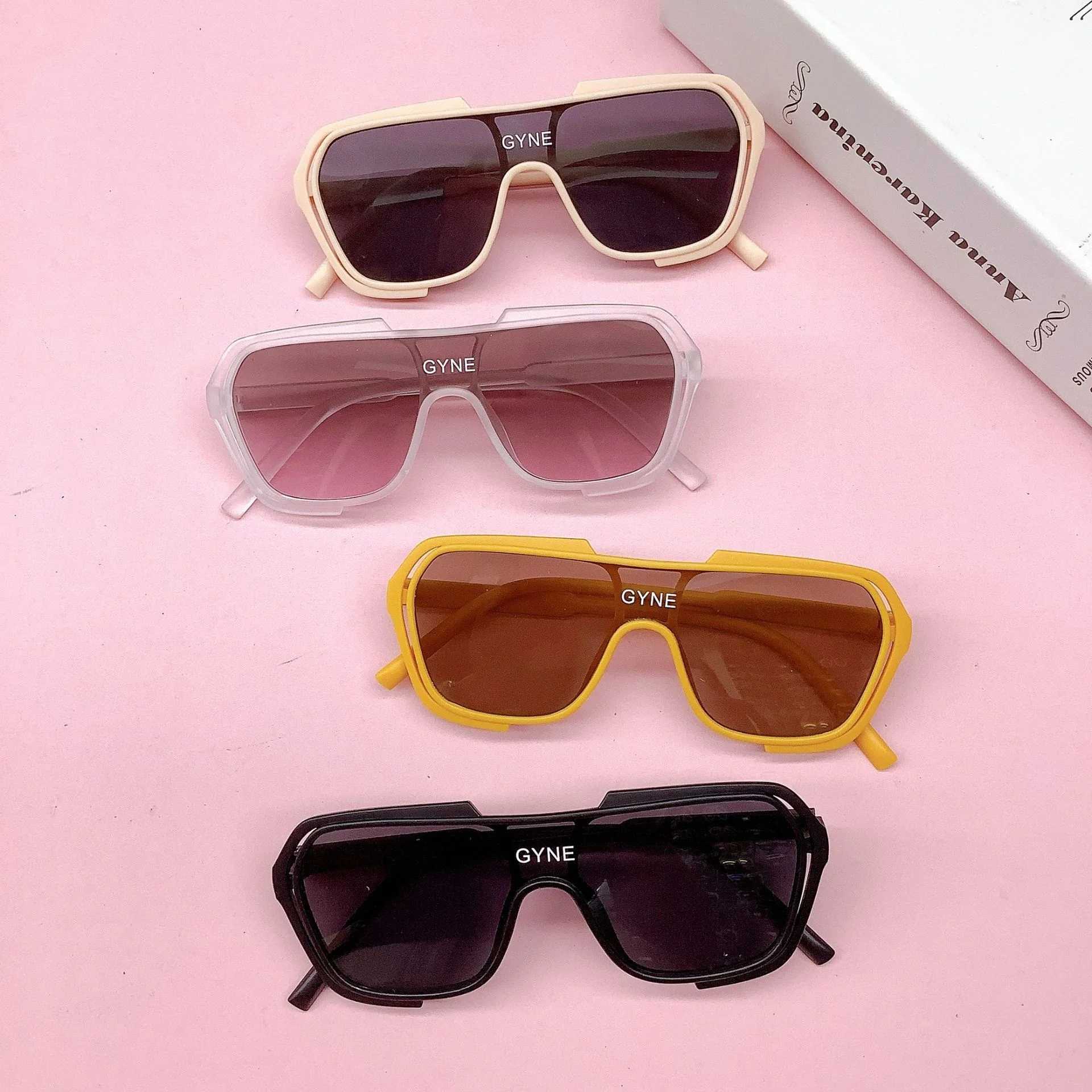 Sunglasses Childrens sunglasses for outing in the street anti-UV INS wind childrens sunglasses fashionable and trendy sunglasses