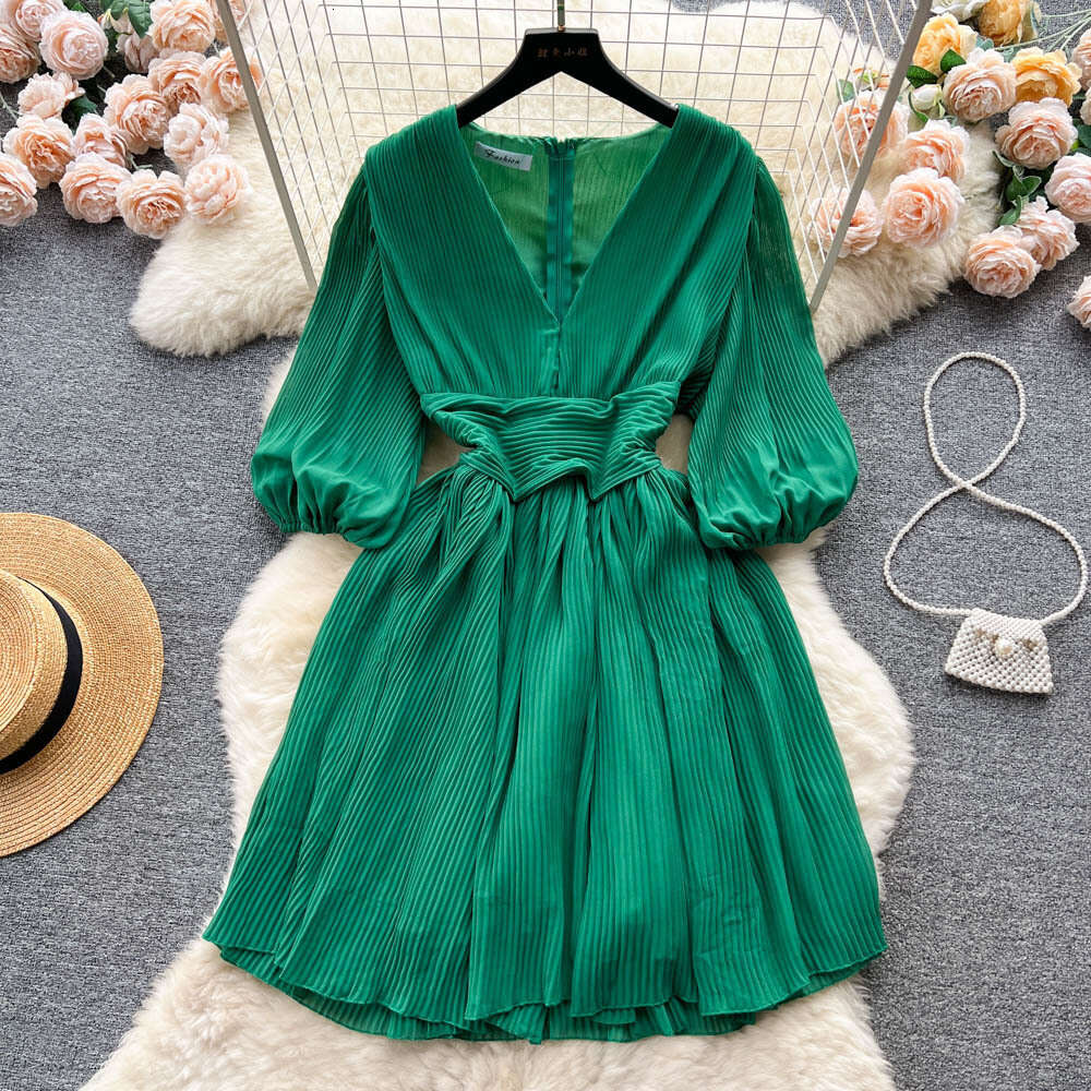 Wind V-neck Dress, Womens Summer French High-end Feeling, Light Luxury, Niche Lantern Sleeve Pleated Waist Cinched Midi Skirt Temperament High Waist D