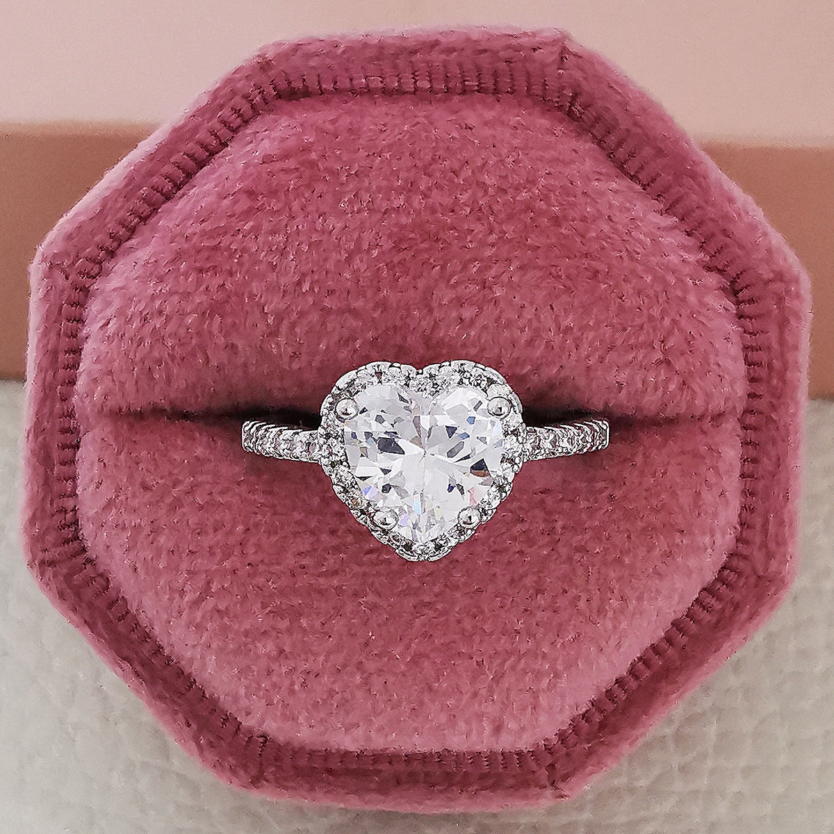Luxury Designer classic Minimalist Heart Diamond Ring Shiny Crystal Zircon Rings Jewelry For Woman Wedding Party Birthday Gifts