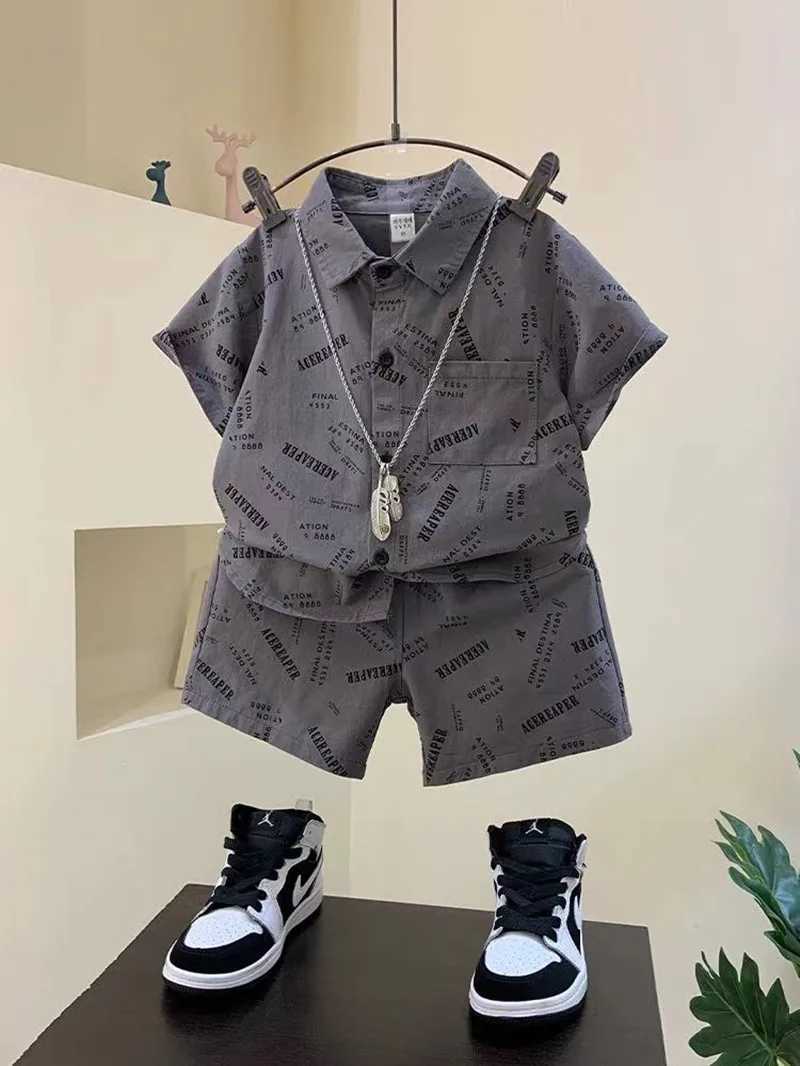 Clothing Sets Boys Short sleeved Shirt Set 2024 New Fashionable Summer Boys Cool and Handsome Clothes Trendy Childrens Clothing
