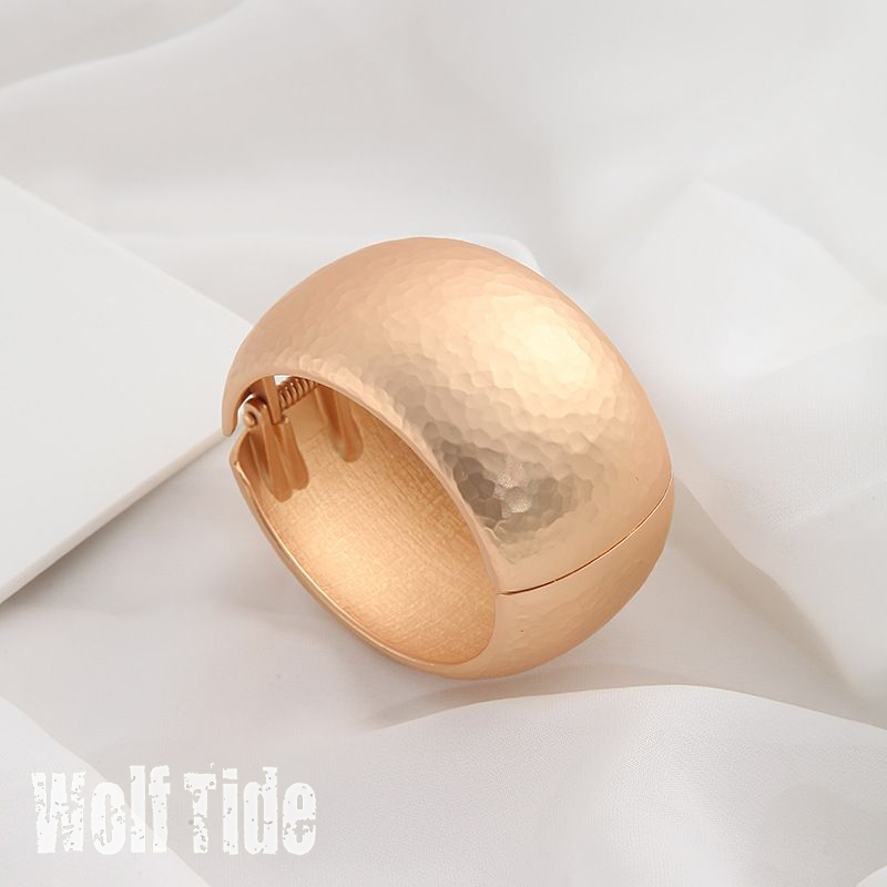 Fashion Exaggerated Wide Open Cuff Bracelets Big Bangle Cuffs Luxury Aesthetic Hammered Gold Silver Color Punk Rock Gothic Jewelry Bijoux Gifts For Wo