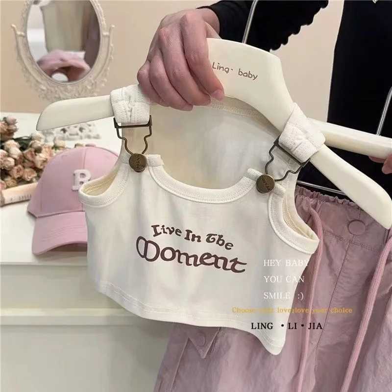 Clothing Sets Baby and Girls Clothes Set 2024 New Summer Set Childrens Korean Edition Foreigner Vest Work Pants Two-piece Set
