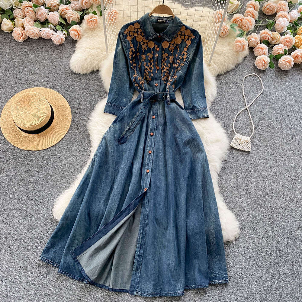 Hong Kong Style Heavy Industry Embroidery Design Sense Niche High-end Socialite Temperament Single Breasted Denim Dress Women Temperament Sexy Oversiz
