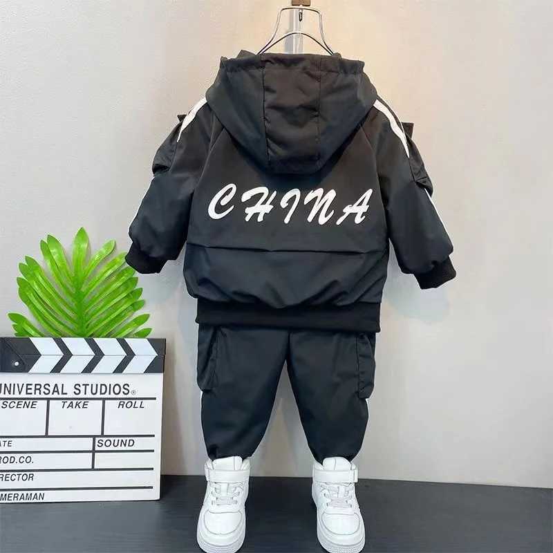 Clothing Sets 2024 New Baby Boys Clothing Set Spring and Autumn New Handsome Childrens Hooded Jacket Pants Two Piece Clothing Sports Set