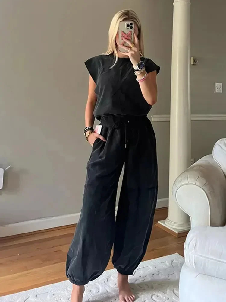Casual Sleveless Jumpsuit Woman 2024 Spring Loose O-neck Open Back Top Pocket Drawstring Trousers Female Clothes 240703