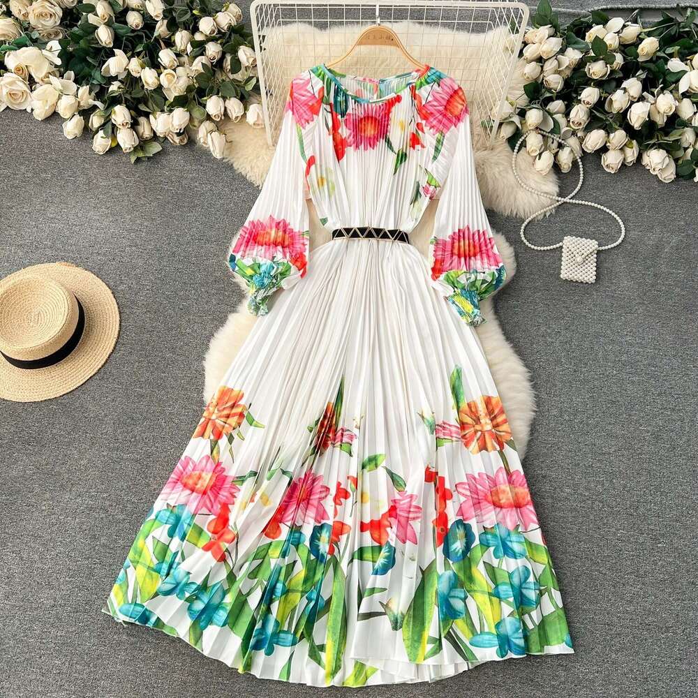 Gongyan Style Floral Dress, Womens Pleated Waist Cinched Lantern Sleeve Design, Feeling Niche, Light Luxury, Super Immortal Large Swing Skirt SKINNY D