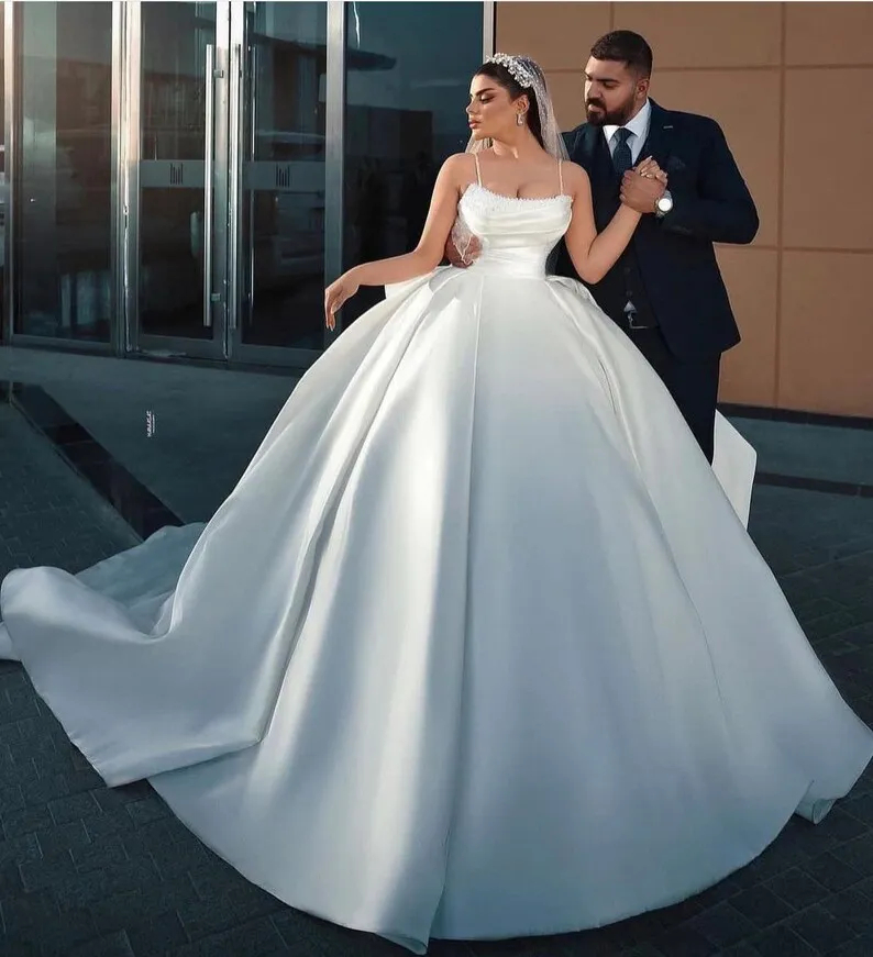 Saudi Arabia Dubai Satin Ball Gown Wedding Dresses Pearls Beaded Spaghetti Straps White Simple Bridal Gowns Court Train Sleeveless Vestido De Novia