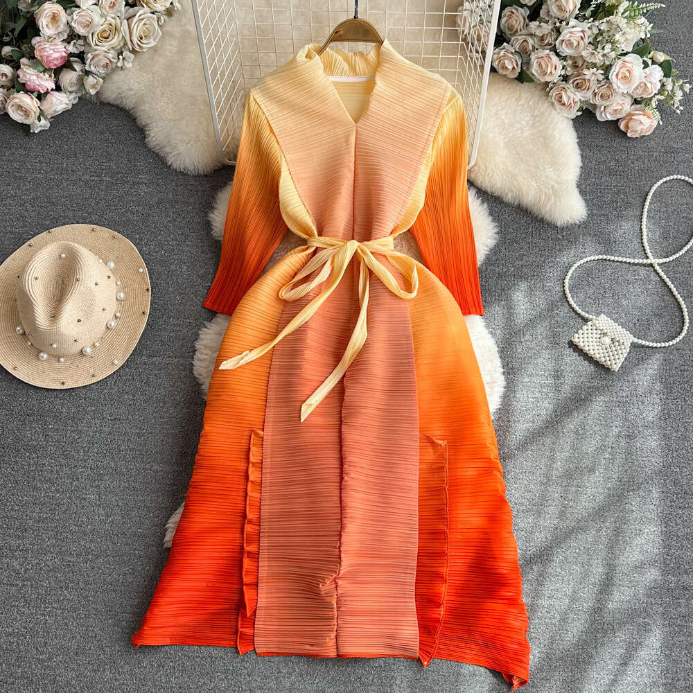 New Three Mansion Pleated Sleeved Suit Collar, Waist Waist, Slim Lace Up A-line Gradient Dress, Elegant Long Skirt Temperament Waist Denim Dress SKINN