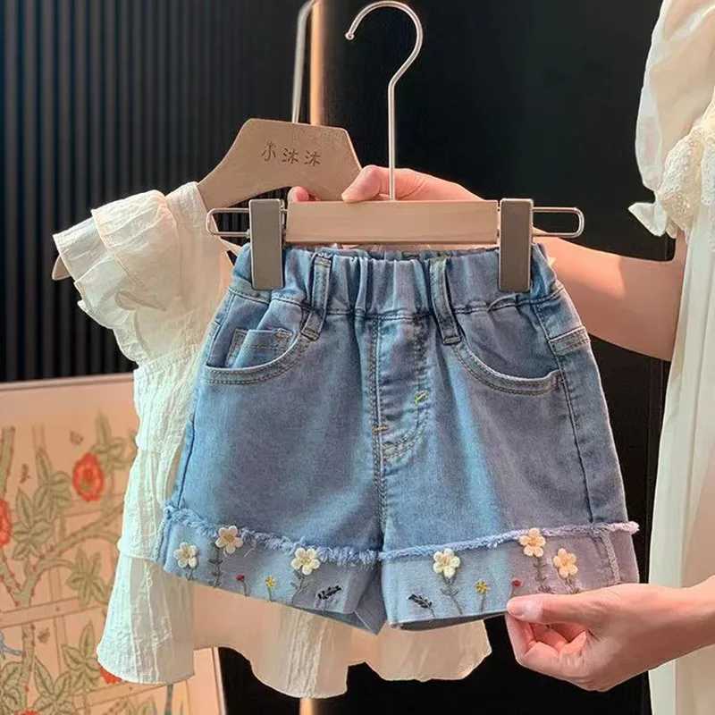 Clothing Sets Girls Summer Set 2024 New Childrens Cowboy Embroidered Shorts Baby Ruffle Edge Tank Top Skirt Two Piece Set Trendy