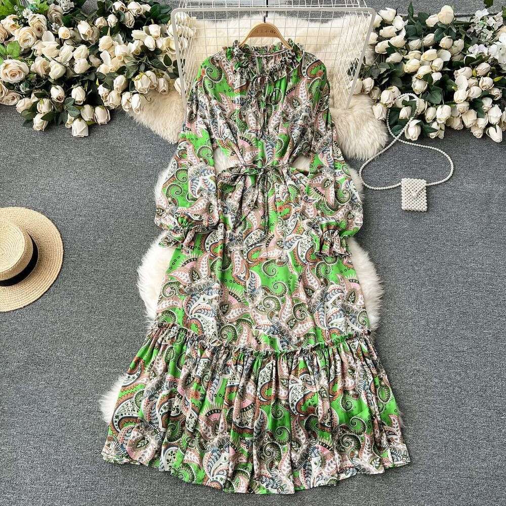Fragmented Flower Womens New Loose Western Style, Age Reducing Sweet Chiffon Fairy Dress, Elegant and Hanging Long Dress Silk Dress Round Neck Dress