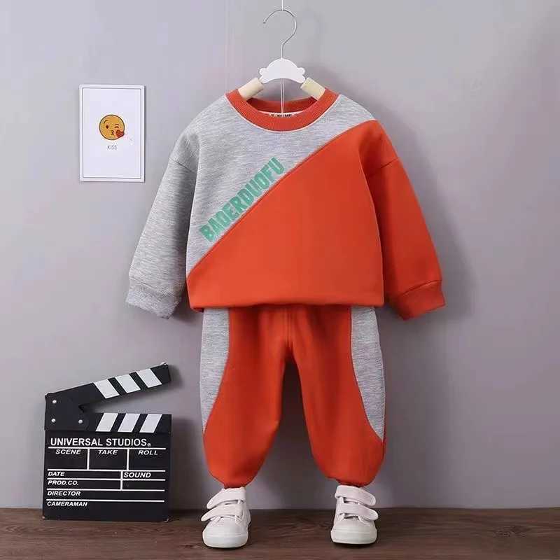 Clothing Sets Childrens Spring and Autumn Set For Boys 2024 New Winter Plush Thickened Sweater Warm and Fashionable Two Piece Set