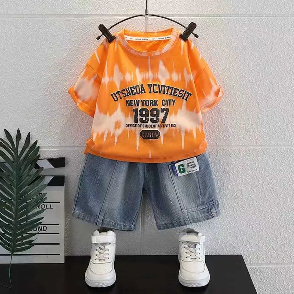 Clothing Sets Boys Short sleeved Set Summer 2024 New Childrens Fashionable Baby Summer Dress Little Boy Casual Sports Two Piece Set