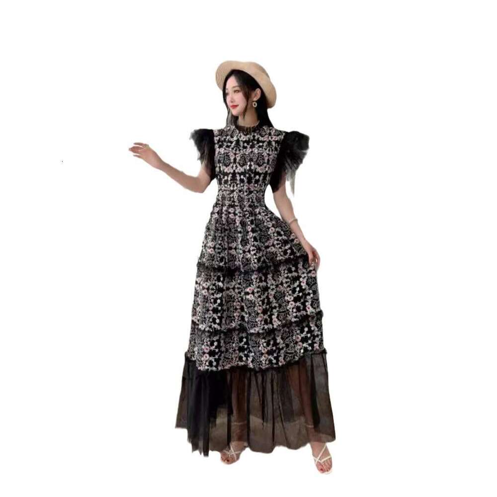 High End Temperament New High-end Dress, Light Luxury, Elegant Lace Patchwork, Mesh Puffy Skirt for Vacation Waist Self-cultivation Temperament Short 
