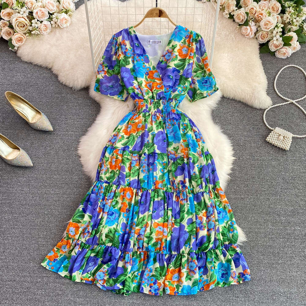 2023 Summer New V-neck Romantic Fragmented Flower A-line and Elegant Style, Slim Waist, Large Swing Long Dress Temperament Novelty Loose Short High Wa