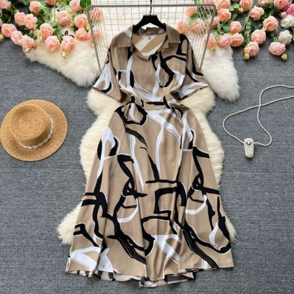 Summer New Tea Break French Style Waist Wrap for Slimming Elegance Short Sleeved Printed Vacation Womens Dress Loose Novelty Sexy Bifurcated Round Nec