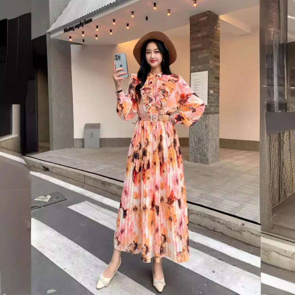 Spring New Seaside Vacation Fungus Edge Temperament Long Sleeved Printed Chiffon Pleated Waist Slimming Dress Short Self-cultivation Lace Dress SKINNY