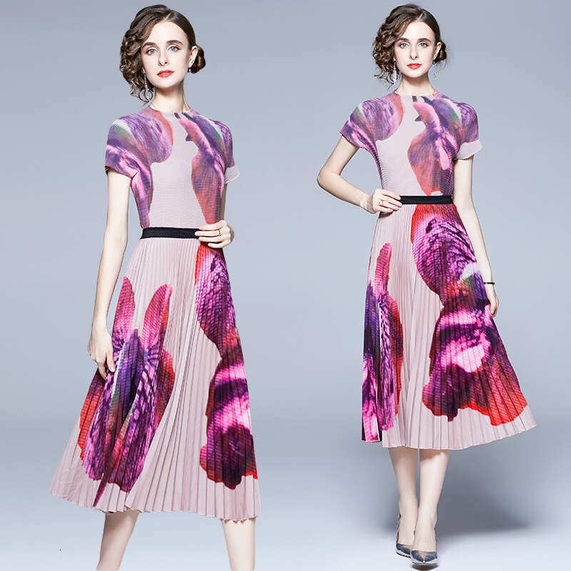 Comfortable and Casual 2022 Summer Outfit with Western-style Printed Three House Pleated Fashion Set of Two Pieces Temperament Waist Lace Dress Denim 