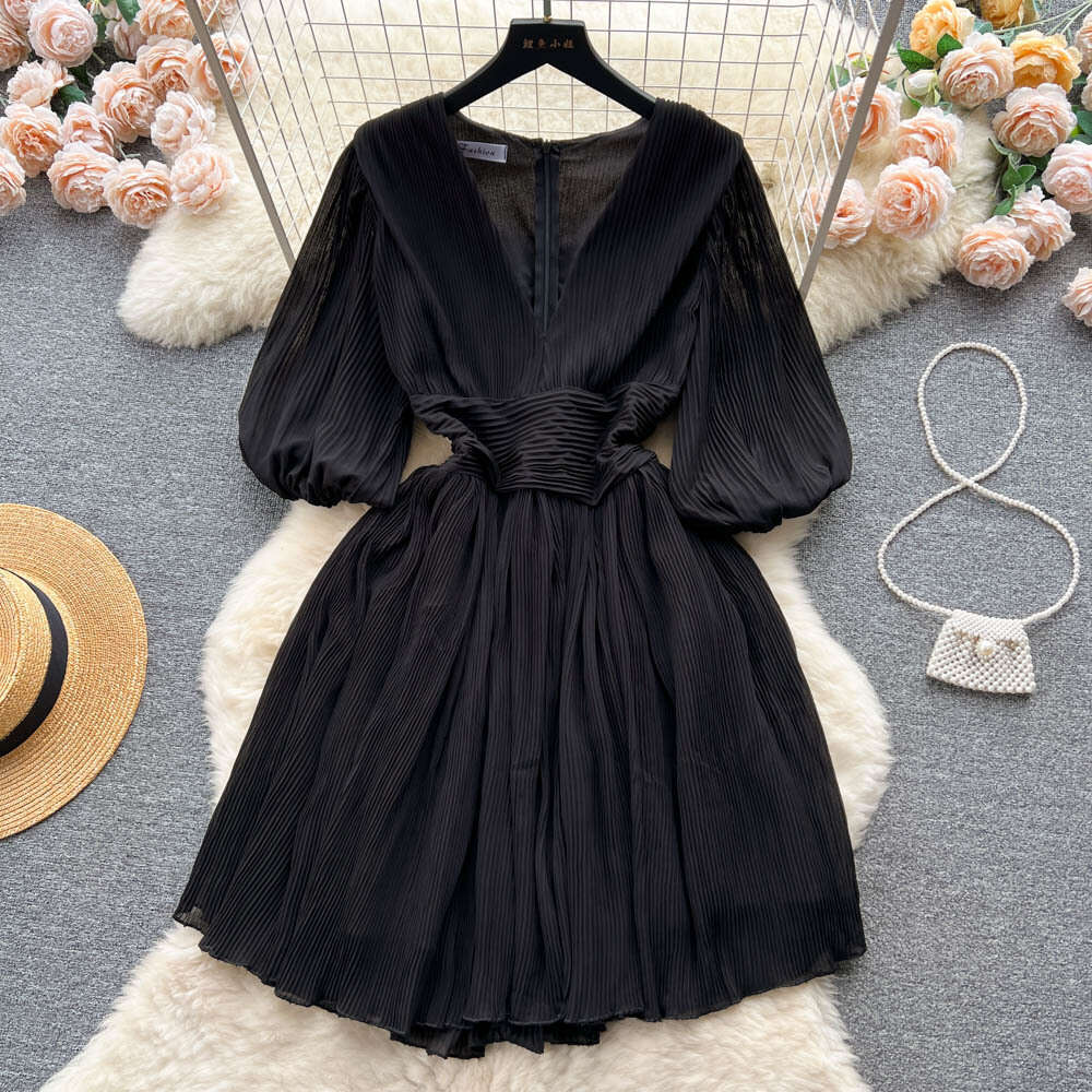 Wind V-neck Dress, Womens Summer French High-end Feeling, Light Luxury, Niche Lantern Sleeve Pleated Waist Cinched Midi Skirt Temperament High Waist D