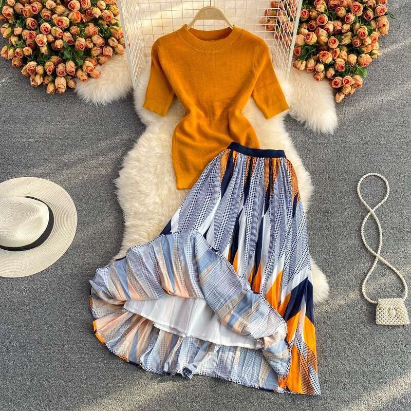 Fashionable of Summer New Western-style Standing Neck Short Knitted Top, Gentle Style Pleated Skirt Two-piece Set Novelty Short Waist SKINNY DRESS