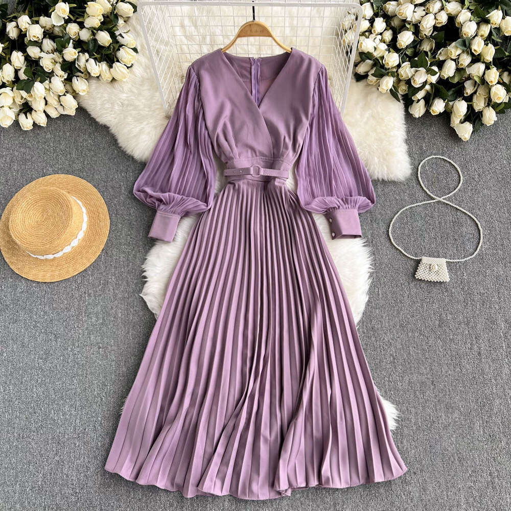 French V-neck Cinched Waist Dress, Mature Style, Medium Length Lantern Sleeves, Elegant Temperament, Pleated Skirt Temperament Loose Round Neck Dress