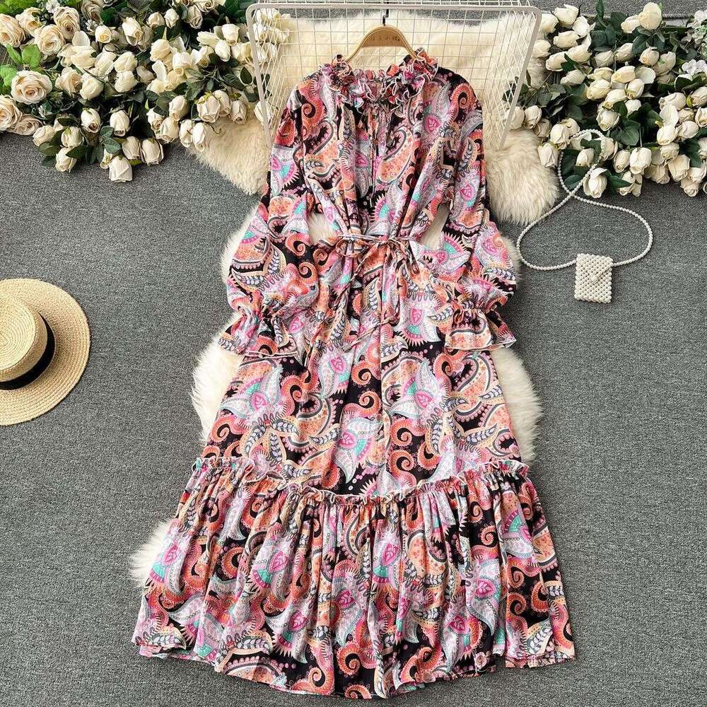 Fragmented Flower Womens New Loose Western Style, Age Reducing Sweet Chiffon Fairy Dress, Elegant and Hanging Long Dress Silk Dress Round Neck Dress