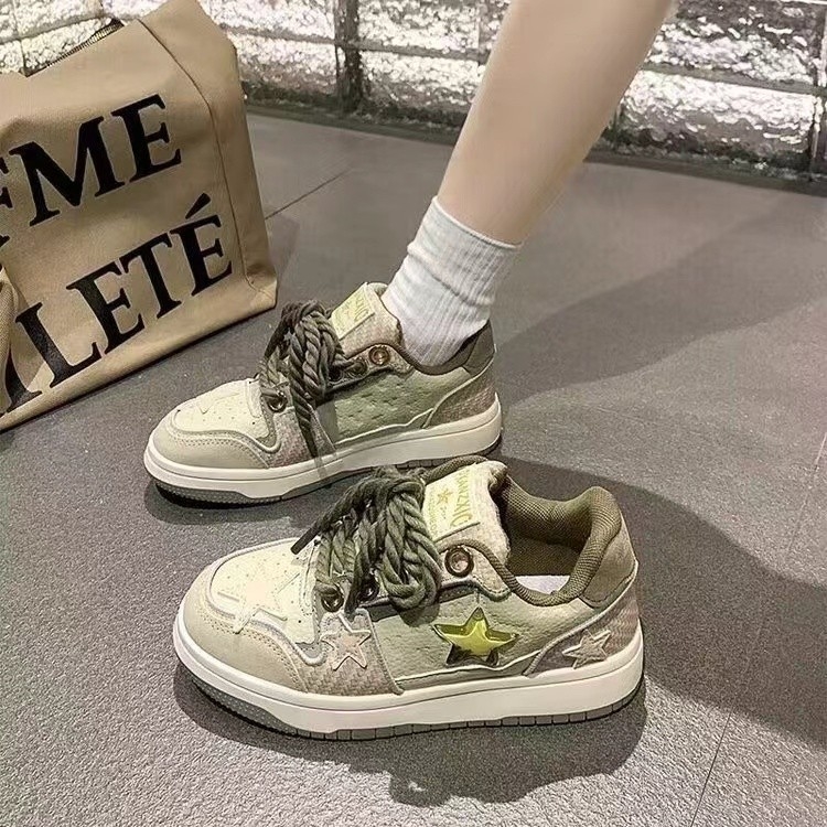 Thick soled star board shoes for women spring 2024 new lightweight casual shoes flat bottomed versatile white shoes free shipping