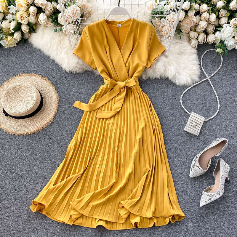 French Niche Dress for Women 2020 New Style Temperament Solid Color V-neck Tie Up Waist Slimming Knee Length Pleated Skirt Bifurcated Novelty Short La