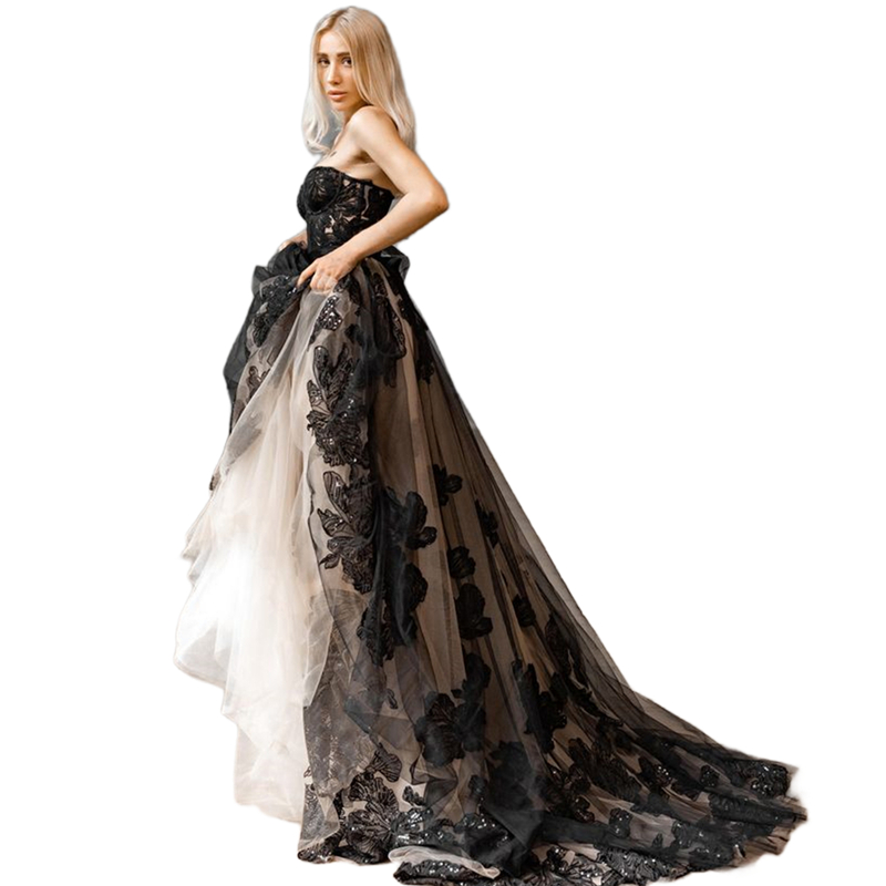 Beige And Black Gothic Wedding Dresses Embroidery Sequins Lace Appliques A-Line Vintage Bridal Gowns Strapless Sleeveless Long Beach Bride Dress