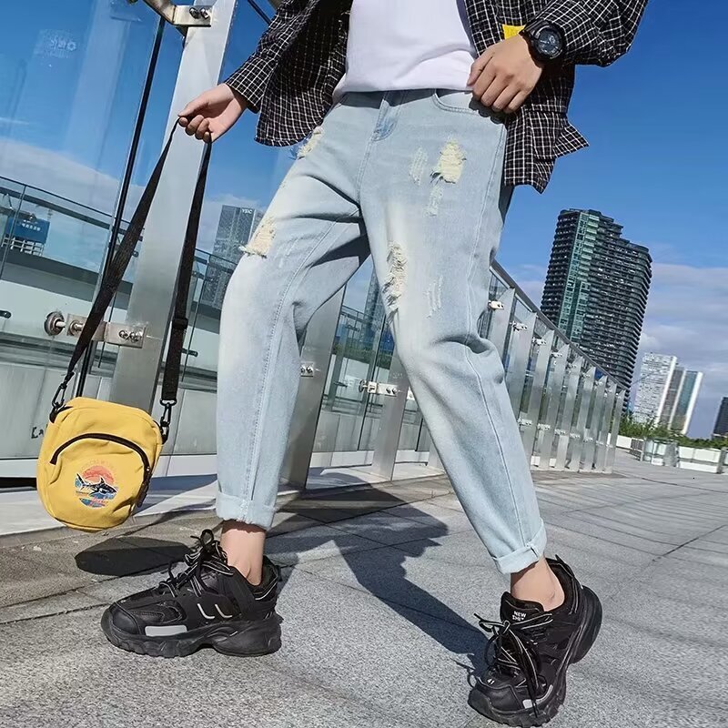 Summer thin cut cropped jeans men's light colored small leg Korean version trendy beggar 9-point pants