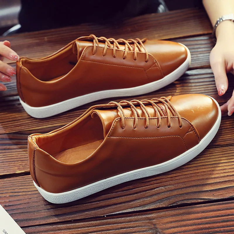 Mens casual sports shoes anti slip leather mens platform shoes embossed autumn fashion shoes mens flat shoes 240715