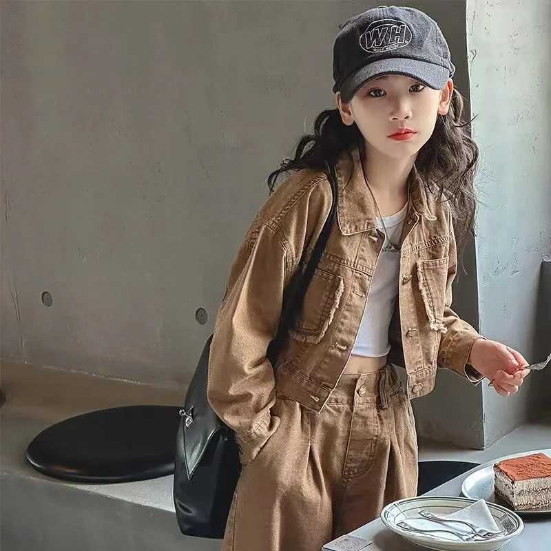 Clothing Sets Girls Spring and Autumn Set 2024 New Childrens Cowboy Top and Pants Fashion Korean Edition Girls Two Piece Set Kids Outfits