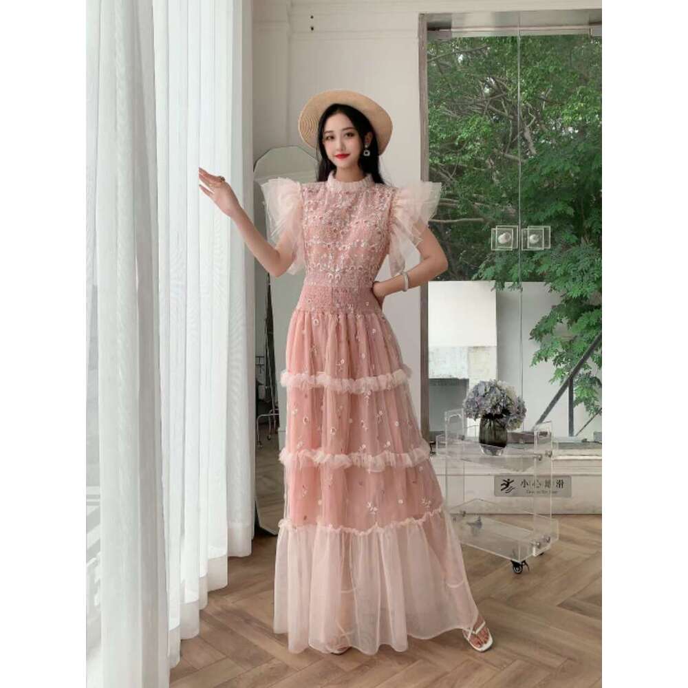 High End Temperament New High-end Dress, Light Luxury, Elegant Lace Patchwork, Mesh Puffy Skirt for Vacation Waist Self-cultivation Temperament Short 