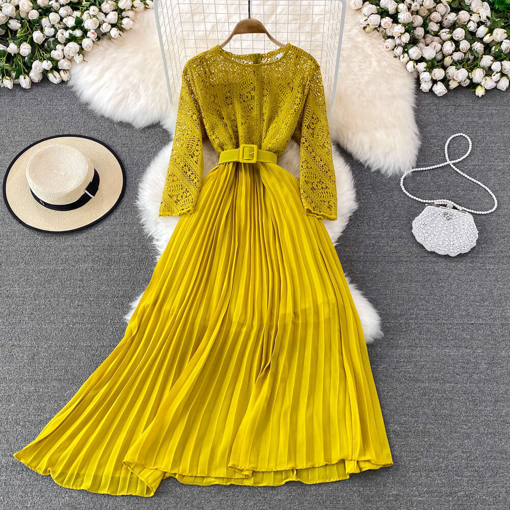 Feminine Socialite Temperament, High Waisted Slim Round Neck with Lace Patchwork Pleats, A-line Dress, Elegant and Large Hem Skirt Round Neck Dress
