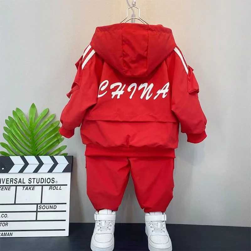 Clothing Sets 2024 New Baby Boys Clothing Set Spring and Autumn New Handsome Childrens Hooded Jacket Pants Two Piece Clothing Sports Set