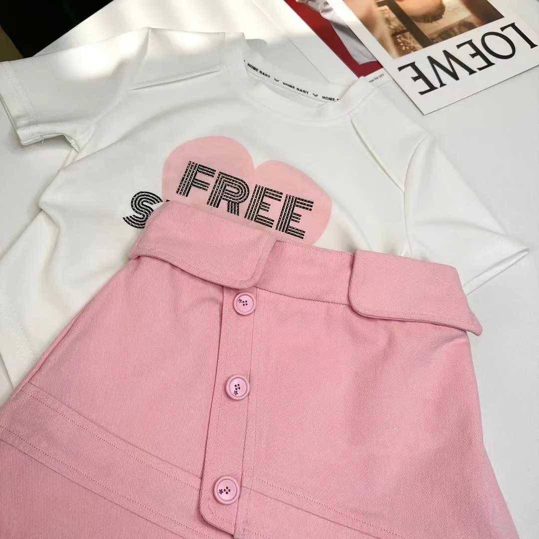 Clothing Sets Girls Summer Set 2024 New Western Style Girl Sweet Pink Love Short Sleeves+Fashionable Short Skirt Two Piece Set Kids Outfits