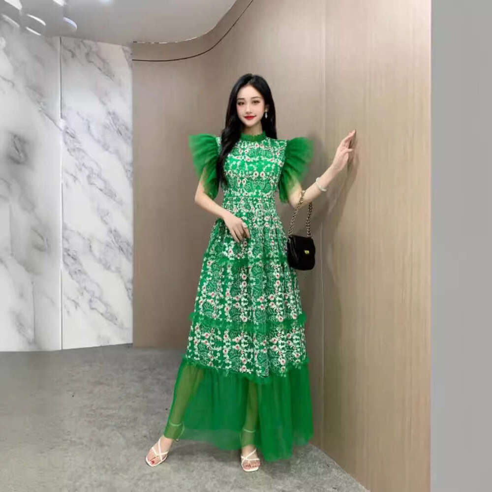 High End Temperament New High-end Dress, Light Luxury, Elegant Lace Patchwork, Mesh Puffy Skirt for Vacation Waist Self-cultivation Temperament Short 