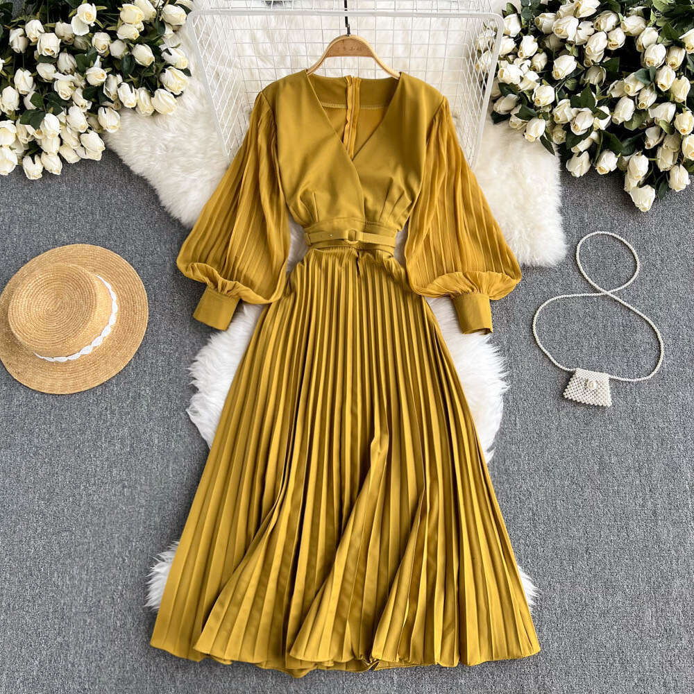 French V-neck Cinched Waist Dress, Mature Style, Medium Length Lantern Sleeves, Elegant Temperament, Pleated Skirt Temperament Loose Round Neck Dress