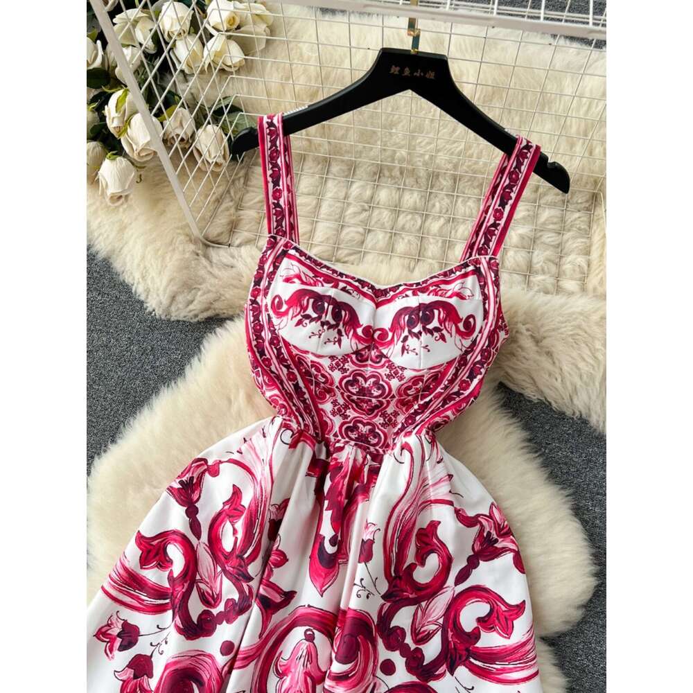 Bohemian Style Printed Camisole Dress for Women in Summer, Luxurious Light Luxury Vibe. A Waist Cinched and Elegant Long Skirt with A Large Swing Deni