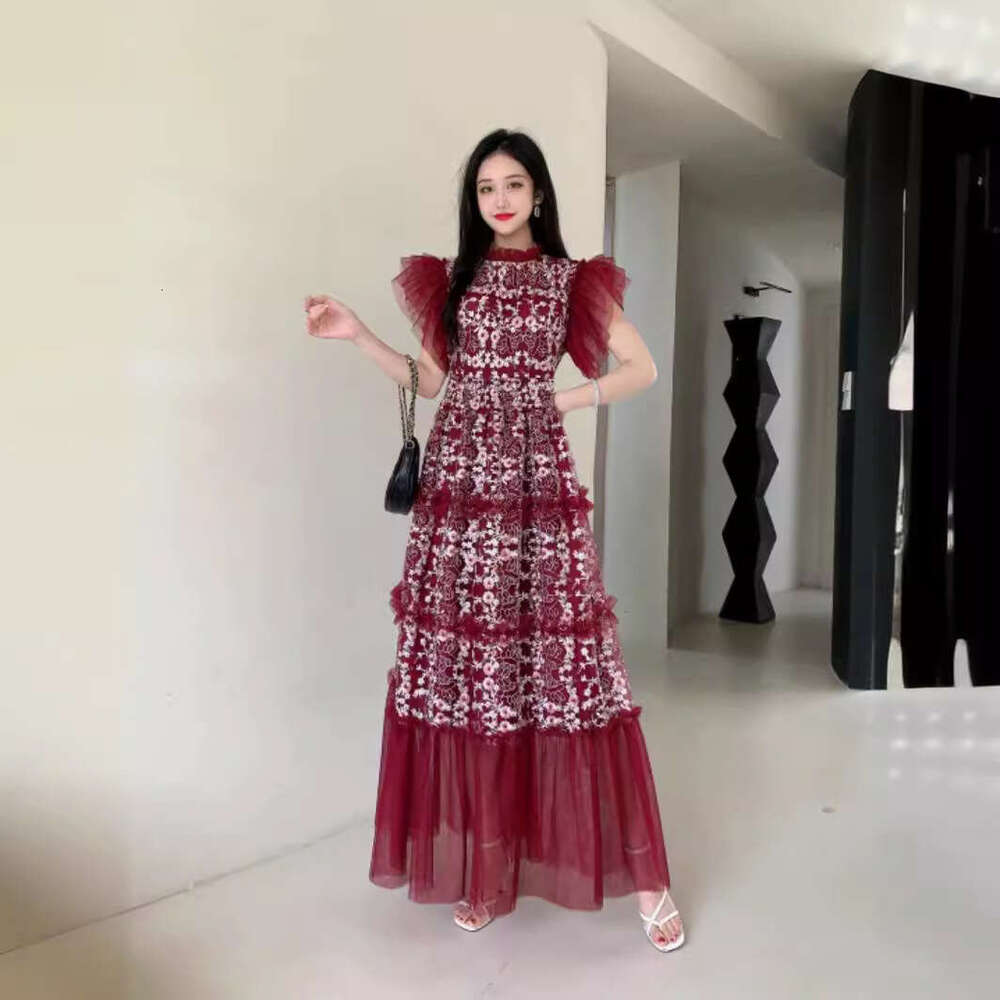 High End Temperament New High-end Dress, Light Luxury, Elegant Lace Patchwork, Mesh Puffy Skirt for Vacation Waist Self-cultivation Temperament Short 