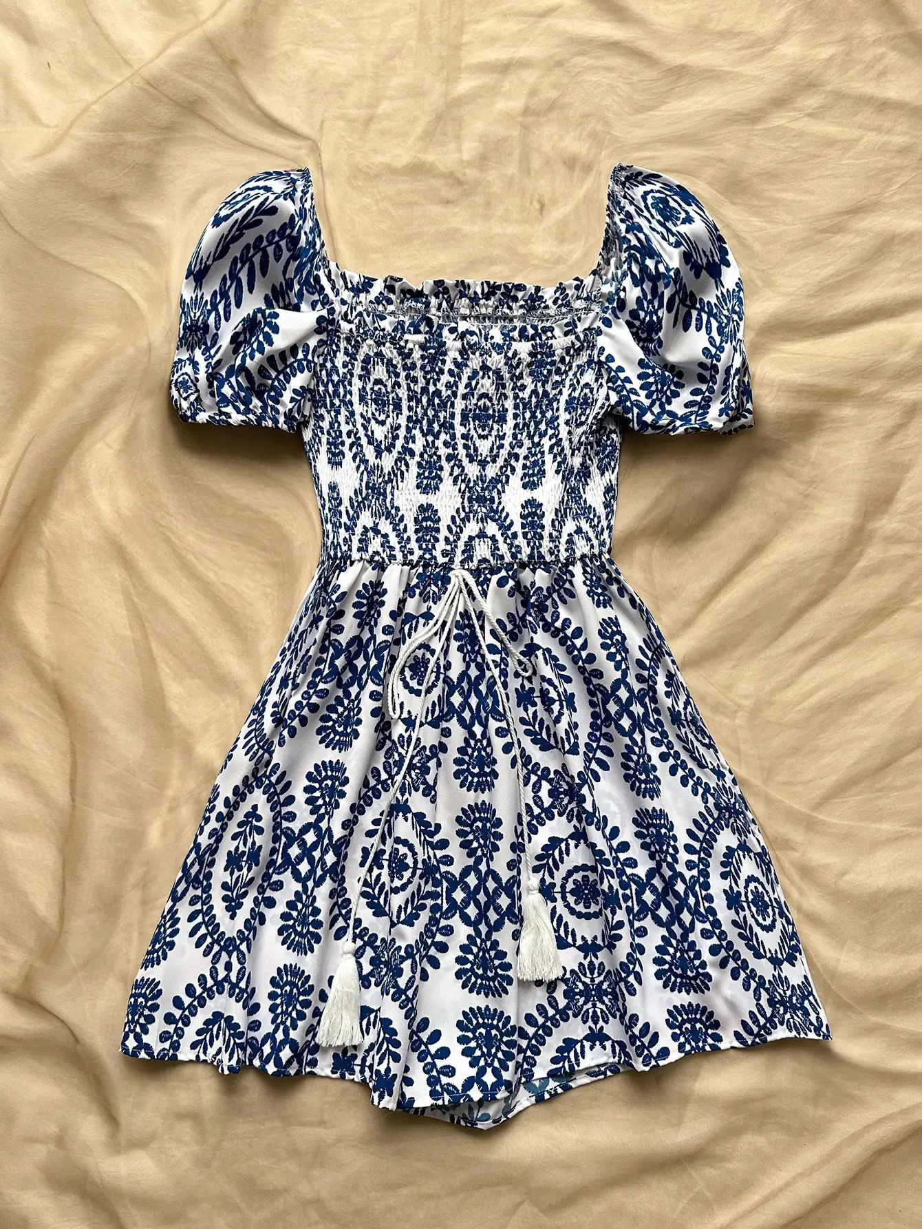 Romantic Leisure Vacay Blue White Printed Floral Romper With Cinched Waist Perfect For Casual And Vacation Womens dress 240715